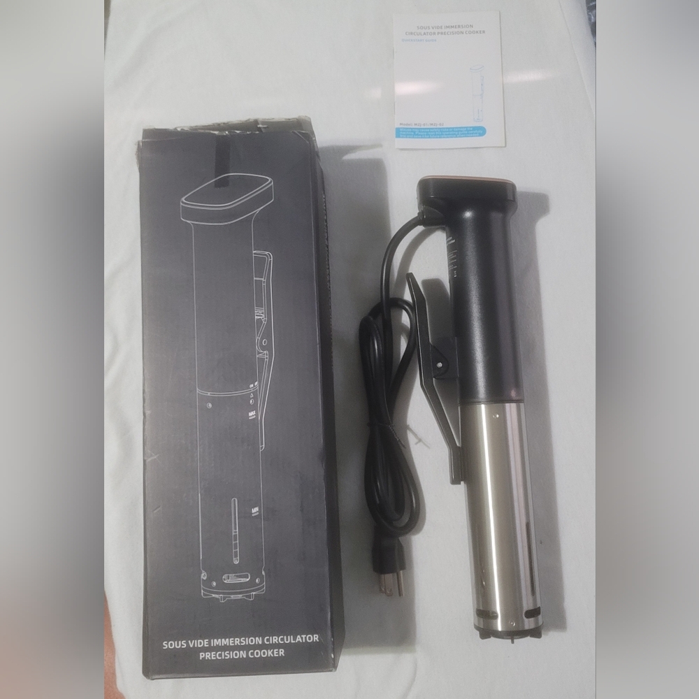 Sous vide cooker machine